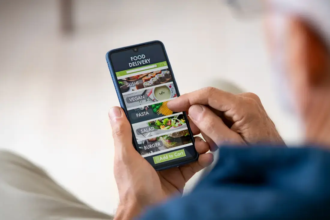 7shifts Partners with OUTRCH to Help Restaurants Quickly Enable Self-Managed Direct Delivery